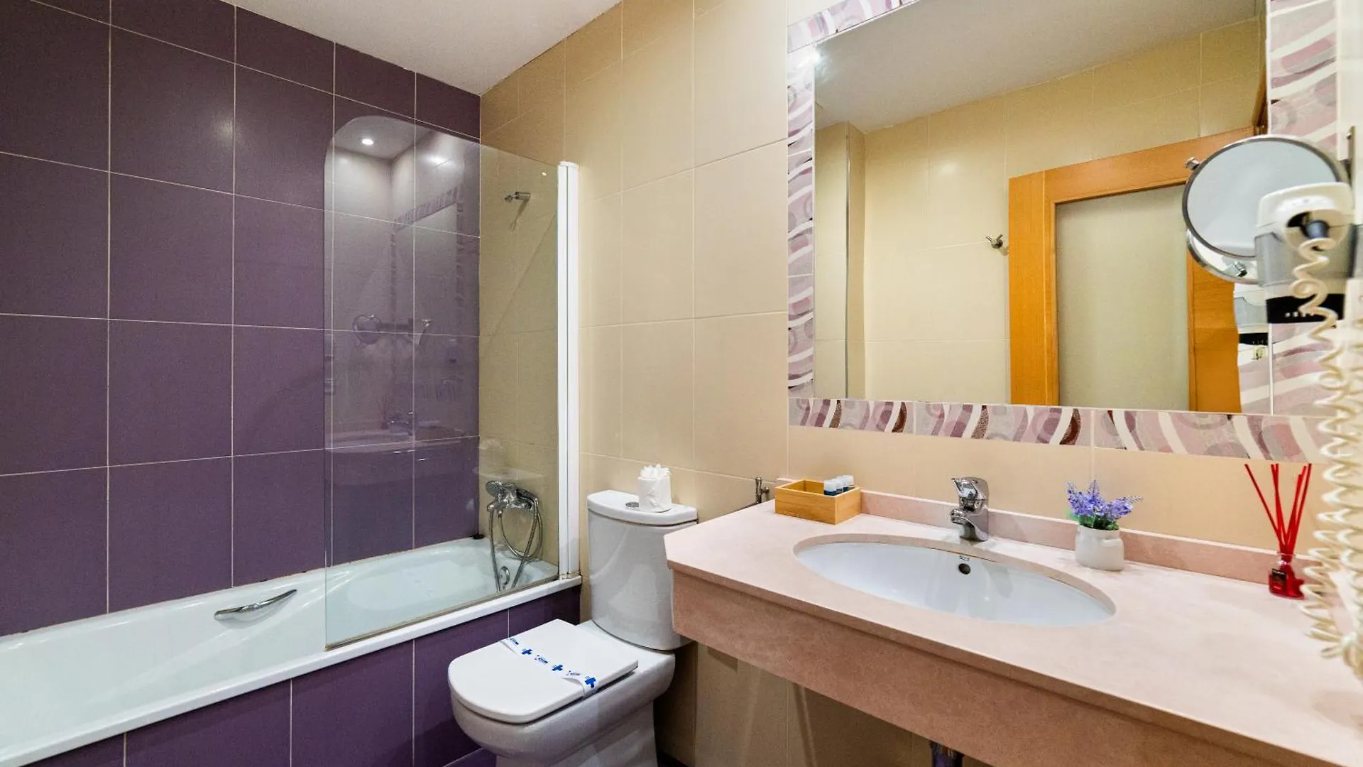 Hotel Puerta De Cazorla 3*,  Spain