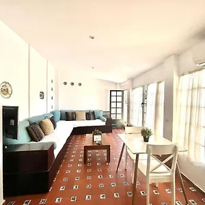  Apartment Plaza De Santa Cruz